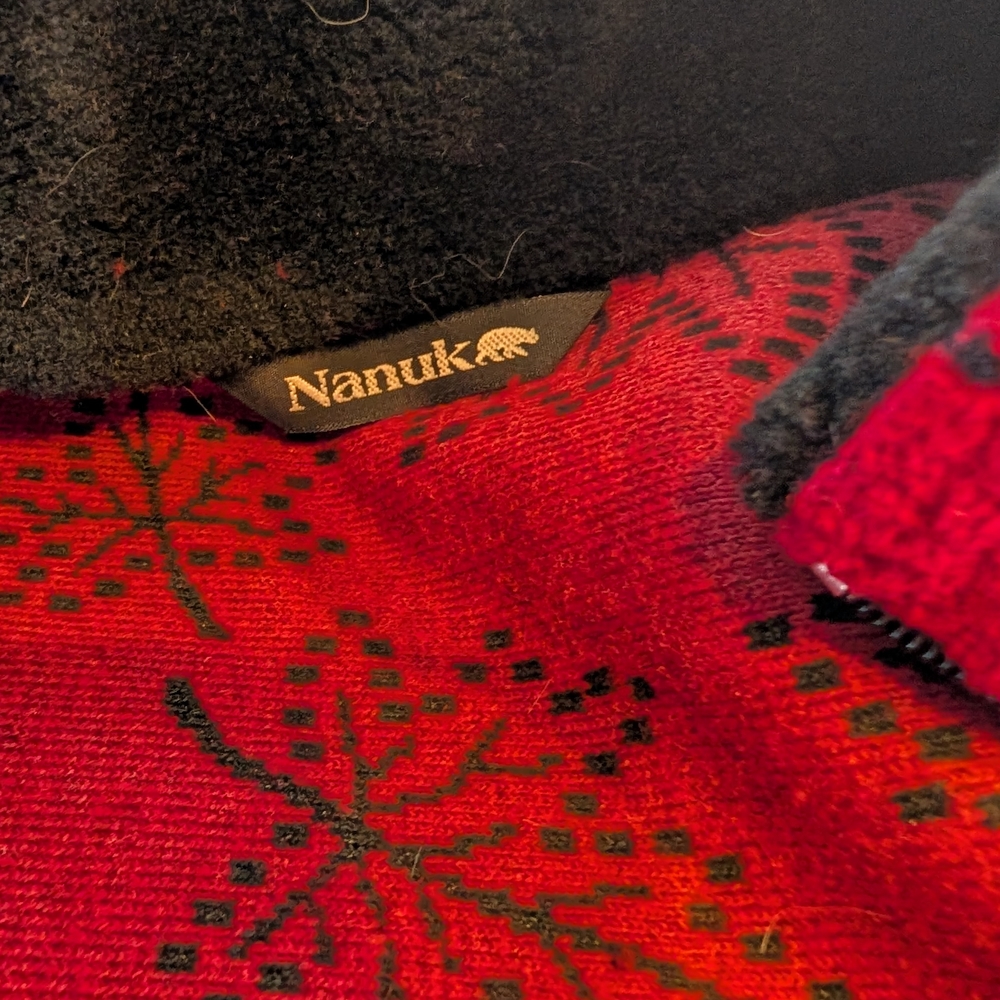 2/50$ Cozy Women's Mapple Leafs Teddy Jacket in Deep Burgundy - Picture 2 of 3